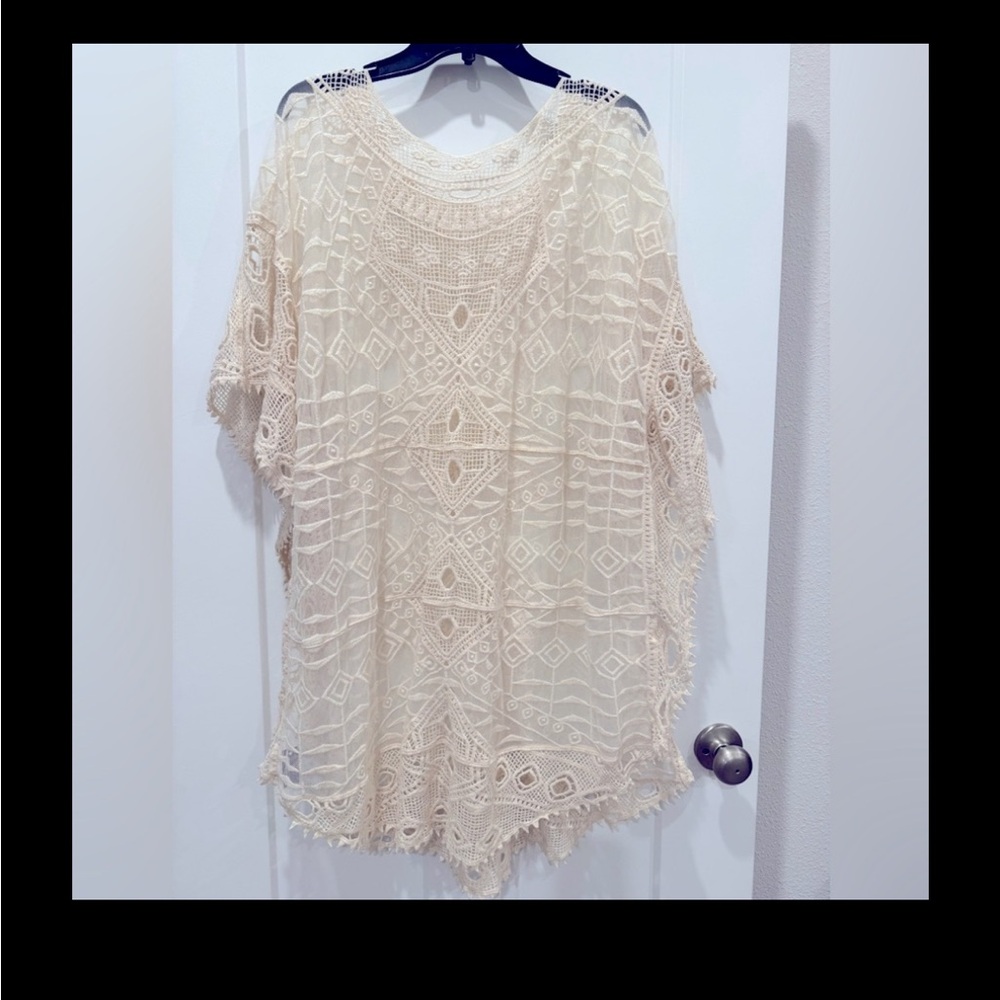 Cream Lace Pancho (coverup) - Picture 3 of 5